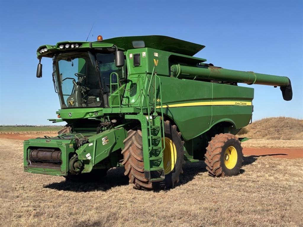 2014 John Deere S660 Combine Harvester