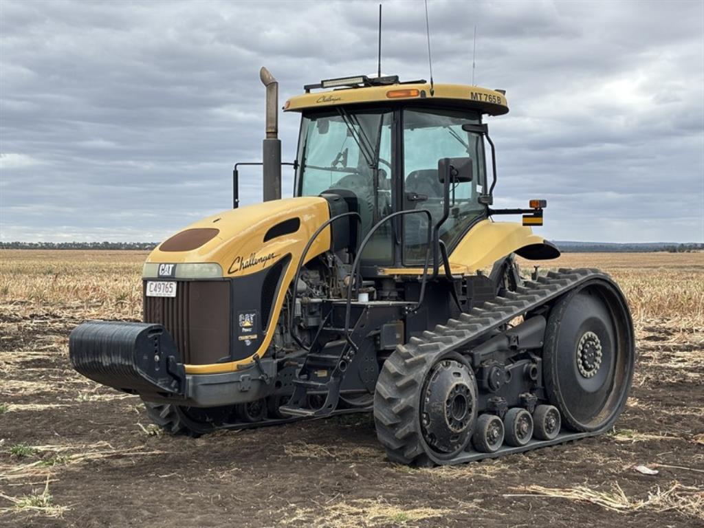 2008 Challenger MT765B Tractor. S/n: AGCMT765VAMS61488, E/n: