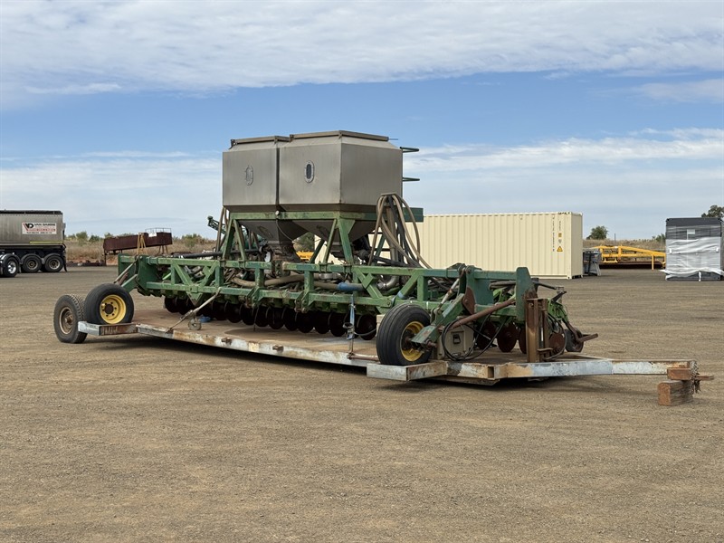 2011 Sow Ezy/boss 24 Row 8M Planter With Transport Trailer.