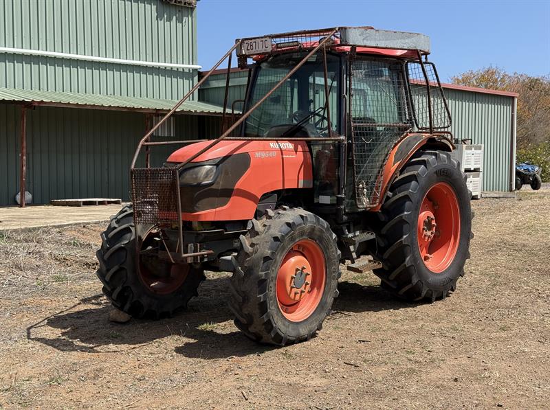 2014 Kubota M9540D Tractor