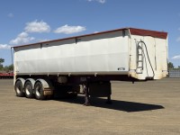 179 · 2015 RHINO TIPPER TRAILER