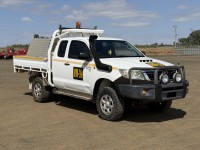 99 · 2011 TOYOTA HILUX SR UTE