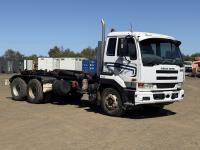 76 · 2007 NISSAN UD CW385 HOOK TRUCK